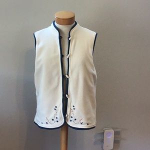 Reversible vest size small.